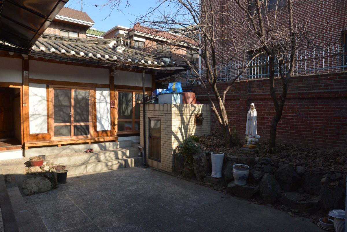 독립문 할매들 – 과거와&nbsp;과거사이