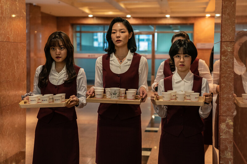 여직원이 많아서 곤란하다